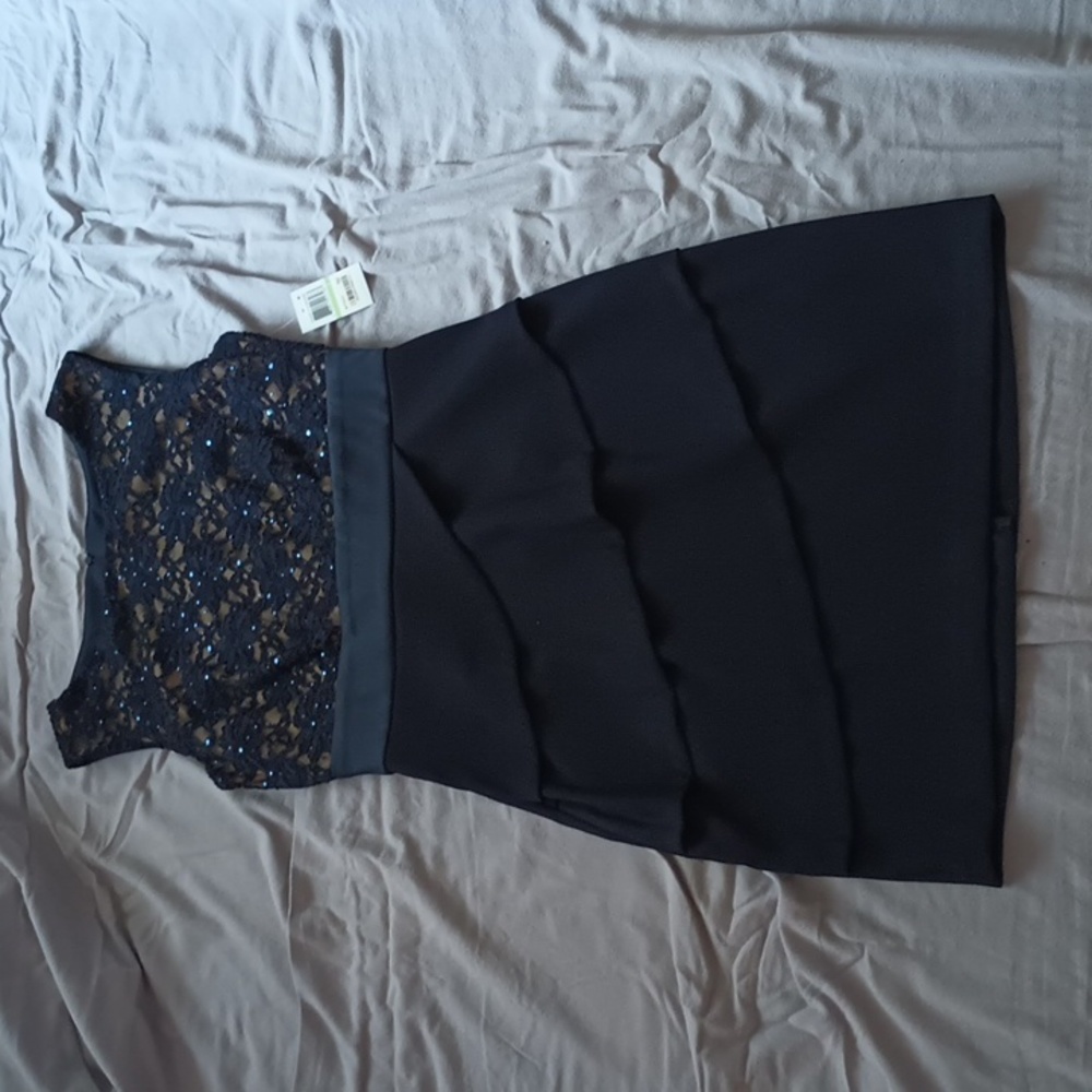 Women's size 8 navy knee length cocktail dress